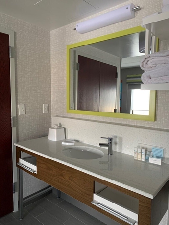 Imagen de la habitación del Hotel Hampton Inn & Suites Syracuse Dewitt. Foto 15