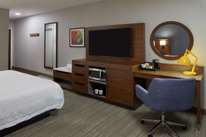 Imagen de la habitación del Hotel Hampton Inn & Suites by Hilton Montreal-Dorval. Foto 3