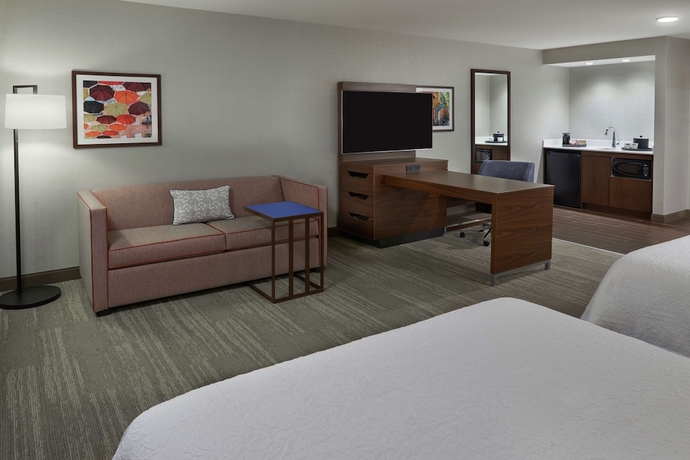 Imagen de la habitación del Hotel Hampton Inn & Suites by Hilton Montreal-Dorval. Foto 4