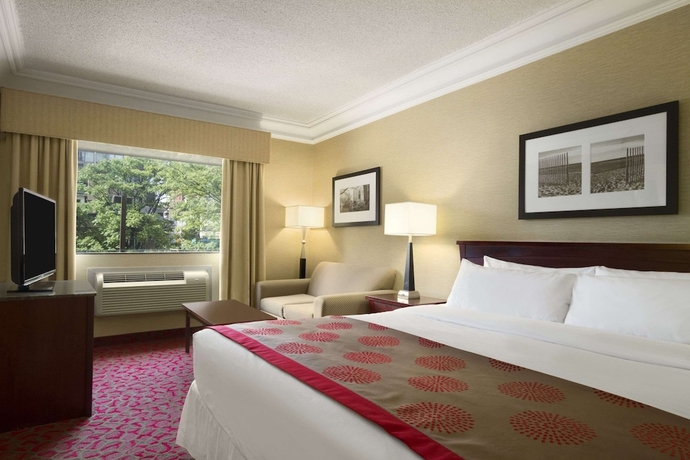 Imagen general del Hotel Hampton Inn & Suites by Hilton Toronto Downtown. Foto 1