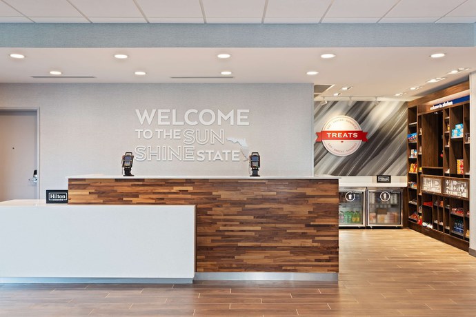 Imagen del bar/restaurante del Hotel Hampton Inn and Suites Alachua I-75. Foto 5