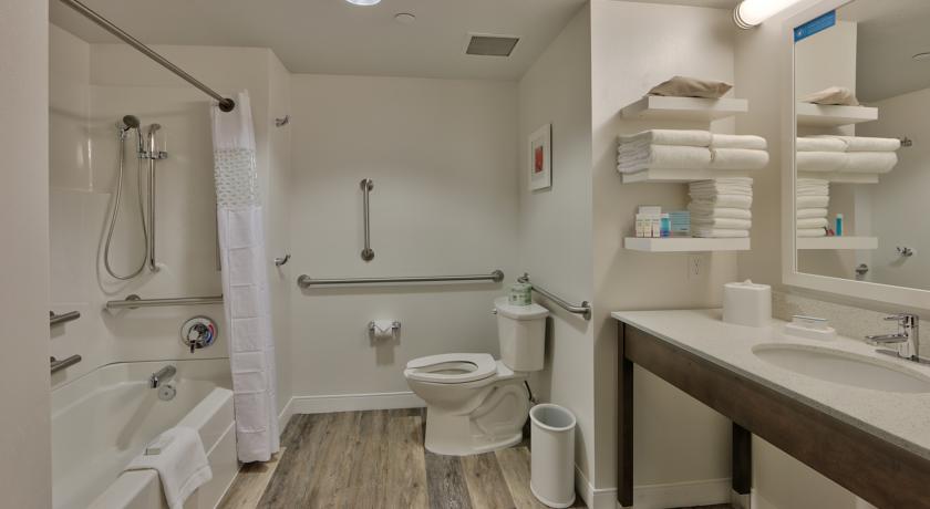 Imagen de la habitación del Hotel Hampton Inn and Suites Albuquerque Airport. Foto 11