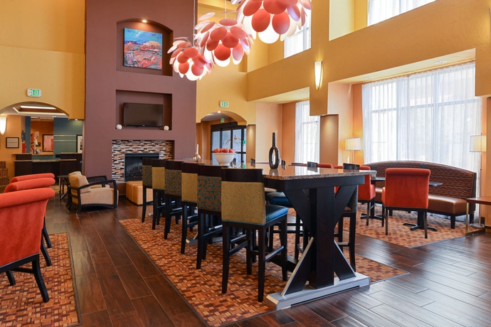 Imagen del bar/restaurante del Hotel Hampton Inn and Suites Albuquerque-coors Road. Foto 5