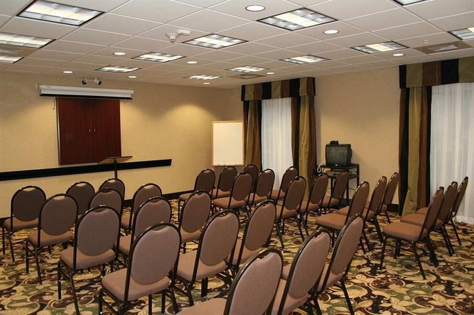 Imagen de los interiores del Hotel Hampton Inn and Suites Alexandria. Foto 10