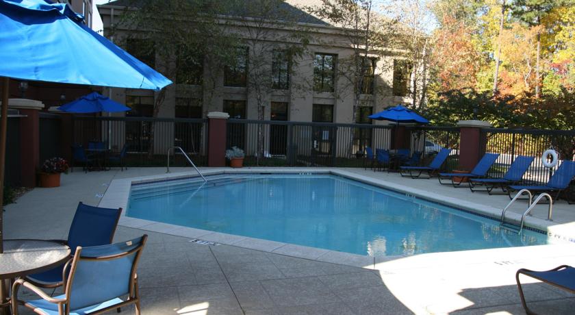 Imagen general del Hotel Hampton Inn and Suites Alpharetta. Foto 7
