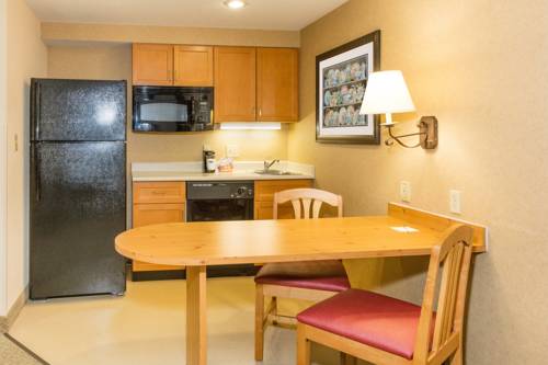 Imagen de la habitación del Hotel Hampton Inn and Suites Amelia Island Historic Harbor Front. Foto 6