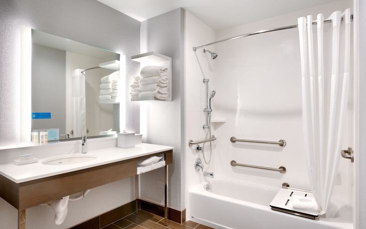 Imagen de la habitación del Hotel Hampton Inn and Suites Anaheim Resort Convention Center. Foto 8