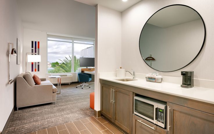 Imagen de la habitación del Hotel Hampton Inn and Suites Anaheim Resort Convention Center. Foto 19