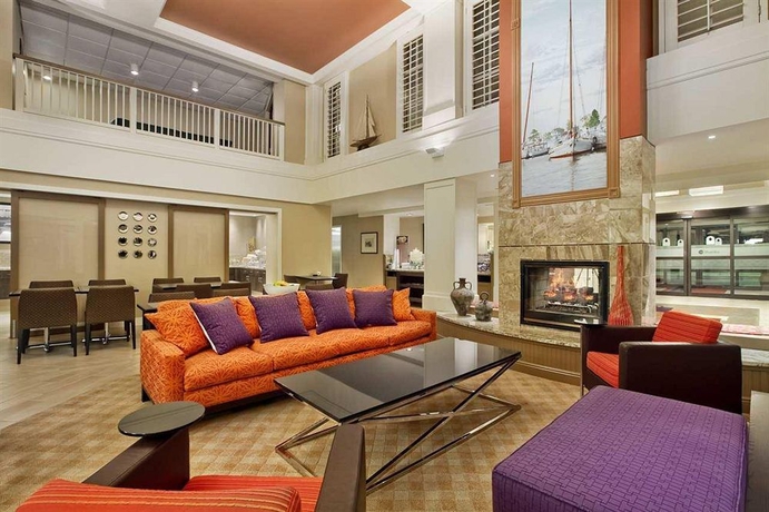 Imagen de los interiores del Hotel Hampton Inn and Suites Annapolis. Foto 9