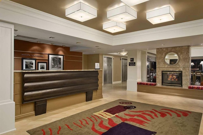 Imagen de los interiores del Hotel Hampton Inn and Suites Annapolis. Foto 15