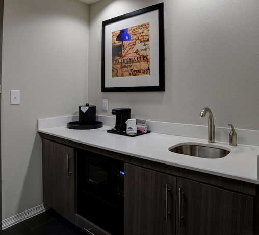 Imagen de la habitación del Hotel Hampton Inn and Suites Ardmore. Foto 5