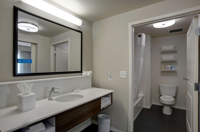 Imagen de la habitación del Hotel Hampton Inn and Suites Ardmore. Foto 10