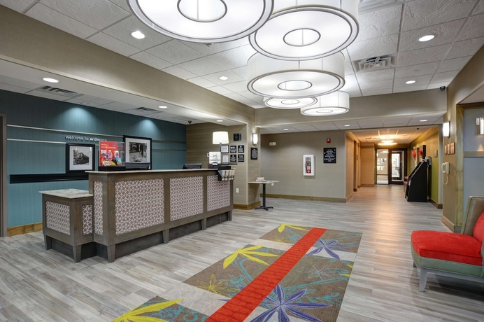 Imagen de los interiores del Hotel Hampton Inn and Suites Ardmore. Foto 16