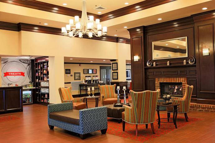 Imagen general del Hotel Hampton Inn and Suites Asheville Airport. Foto 8