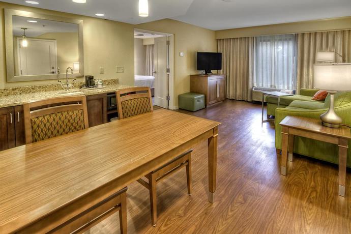 Imagen general del Hotel Hampton Inn and Suites Asheville Airport. Foto 10