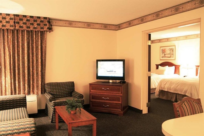 Imagen de los interiores del Hotel Hampton Inn and Suites Atlanta Airport North I-85. Foto 11