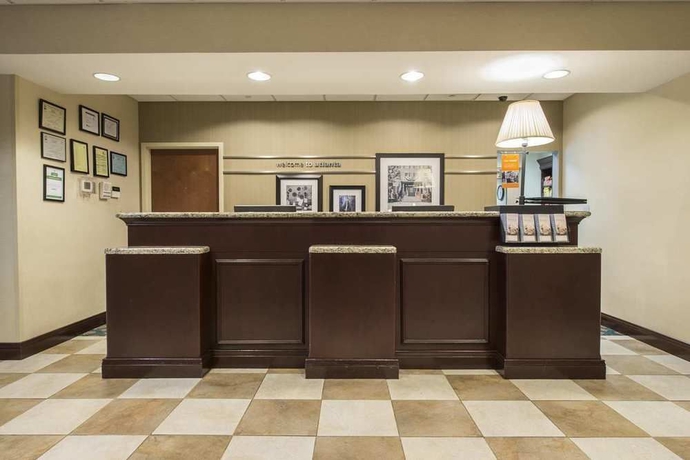 Imagen de los interiores del Hotel Hampton Inn and Suites Atlanta Airport West/camp Creek Pkwy. Foto 12