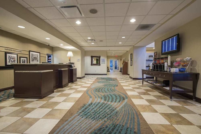 Imagen de los interiores del Hotel Hampton Inn and Suites Atlanta Airport West/camp Creek Pkwy. Foto 13