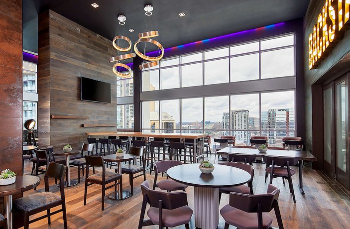 Imagen de los interiores del Hotel Hampton Inn and Suites Atlanta Midtown. Foto 19