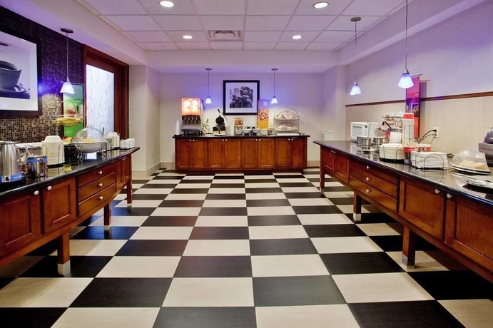 Imagen del bar/restaurante del Hotel Hampton Inn and Suites Atl-six Flags. Foto 6