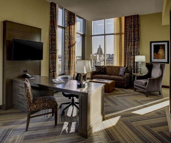 Imagen de los interiores del Hotel Hampton Inn and Suites Austin @ The University / Capitol. Foto 9