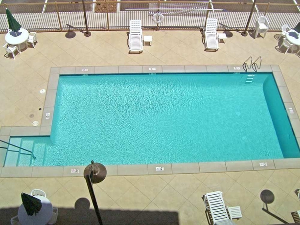 Imagen de la piscina del Hotel Hampton Inn and Suites Bakersfield North-airport. Foto 14