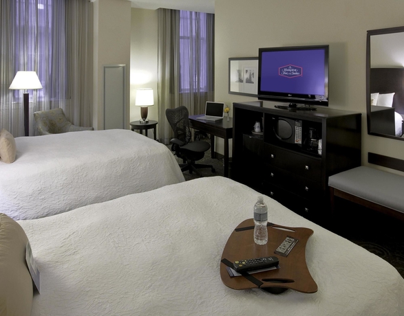 Imagen de la habitación del Hotel Hampton Inn and Suites Baltimore Inner Harbor. Foto 6