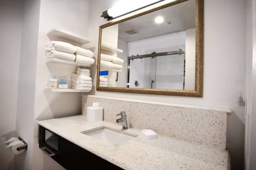 Imagen de la habitación del Hotel Hampton Inn and Suites Baltimore/aberdeen. Foto 5