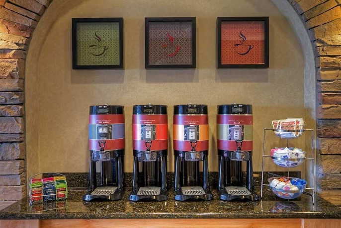 Imagen del bar/restaurante del Hotel Hampton Inn and Suites Billings West I-90. Foto 3