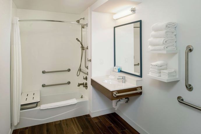 Imagen de la habitación del Hotel Hampton Inn and Suites Binghamton/Vestal. Foto 12