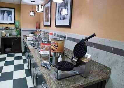 Imagen general del Hotel Hampton Inn and Suites Bismarck Northwest. Foto 6