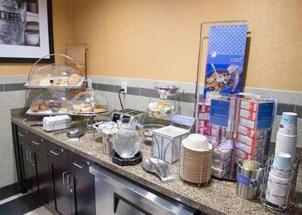 Imagen general del Hotel Hampton Inn and Suites Bismarck Northwest. Foto 9