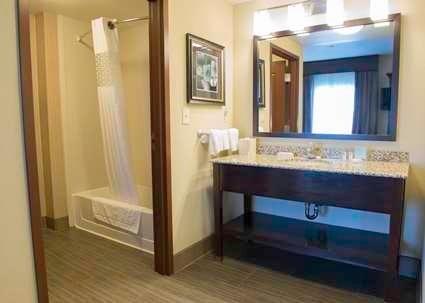 Imagen general del Hotel Hampton Inn and Suites Bismarck Northwest. Foto 14