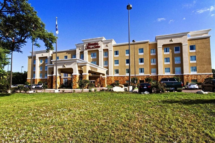 Imagen de los exteriores del Hotel Hampton Inn and Suites Boerne. Foto 6