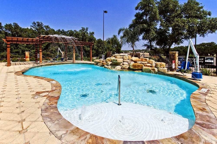 Imagen de la piscina del Hotel Hampton Inn and Suites Boerne. Foto 13