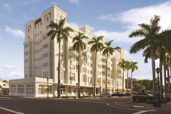 Imagen de los exteriores del Hotel Hampton Inn and Suites Bradenton Downtown Historic District. Foto 4