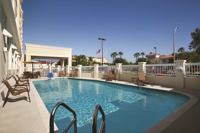 Imagen de la piscina del Hotel Hampton Inn and Suites Bradenton Downtown Historic District. Foto 7