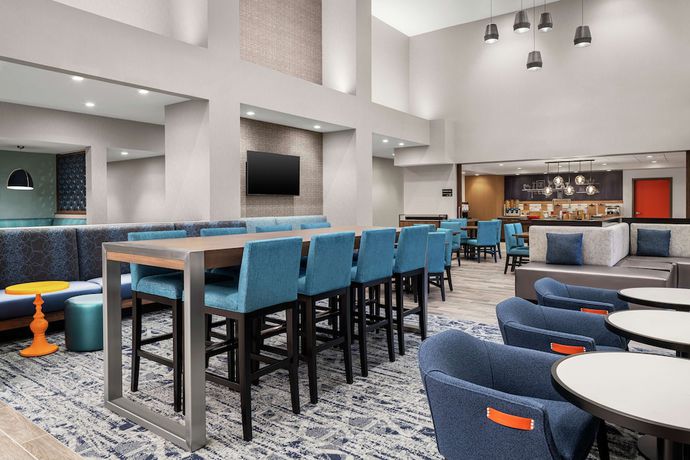 Imagen de los interiores del Hotel Hampton Inn and Suites Bridgeview Chicago. Foto 19