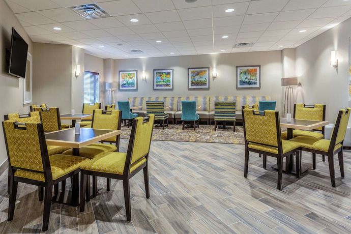 Imagen de los interiores del Hotel Hampton Inn and Suites Burlington, Burlington. Foto 18