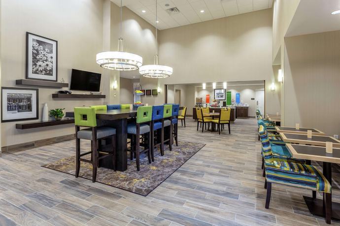 Imagen de los interiores del Hotel Hampton Inn and Suites Burlington, Burlington. Foto 19