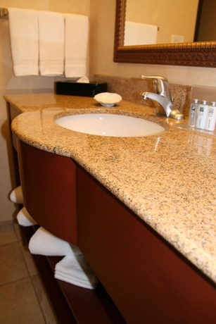 Imagen de la habitación del Hotel Hampton Inn and Suites Burlington. Foto 7