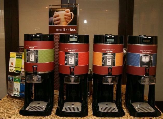 Imagen del bar/restaurante del Hotel Hampton Inn and Suites Burlington. Foto 5