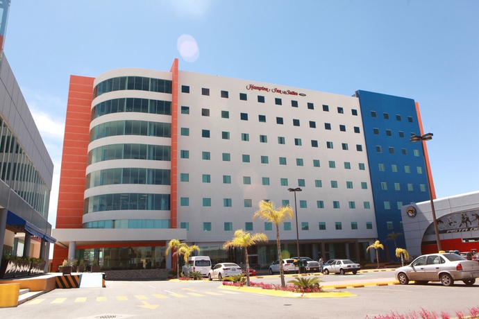 Imagen de los exteriores del Hotel Hampton Inn and Suites By Hilton Aguascalientes Airport. Foto 10