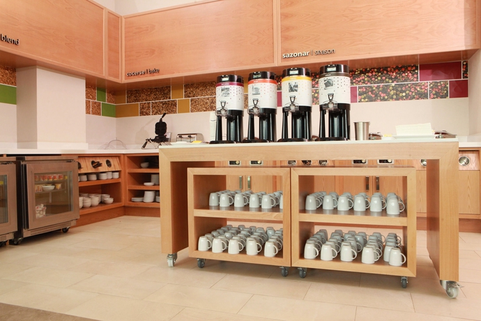 Imagen del bar/restaurante del Hotel Hampton Inn and Suites By Hilton Aguascalientes Airport. Foto 3
