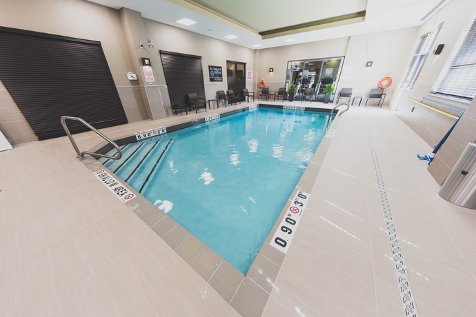 Imagen de la piscina del Hotel Hampton Inn and Suites By Hilton Bolton. Foto 12