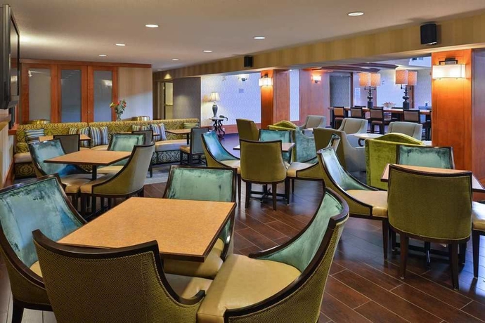 Imagen de los interiores del Hotel Hampton Inn and Suites By Hilton Calgary- University Northwest. Foto 7