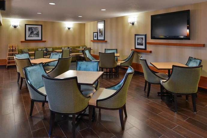 Imagen de los interiores del Hotel Hampton Inn and Suites By Hilton Calgary- University Northwest. Foto 8