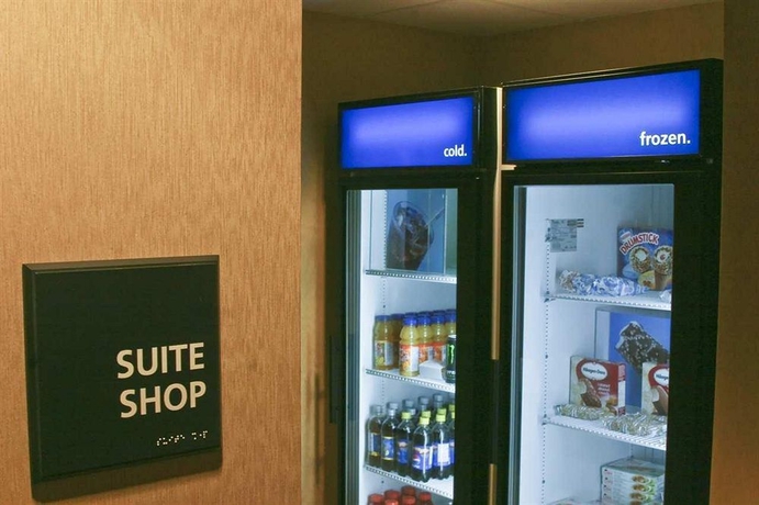 Imagen del bar/restaurante del Hotel Hampton Inn and Suites By Hilton Edmonton/west. Foto 3