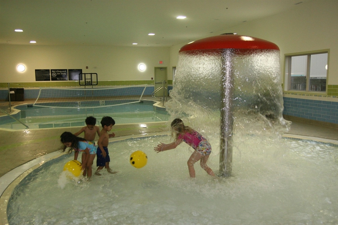 Imagen de la piscina del Hotel Hampton Inn and Suites By Hilton Edmonton/west. Foto 12