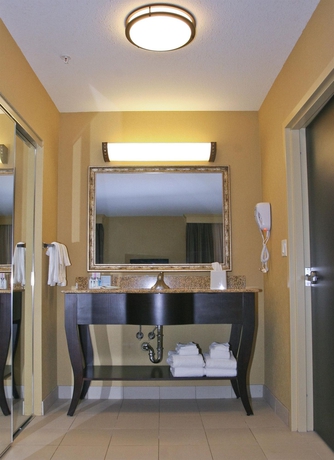 Imagen de la habitación del Hotel Hampton Inn and Suites By Hilton Edmonton/west. Foto 9